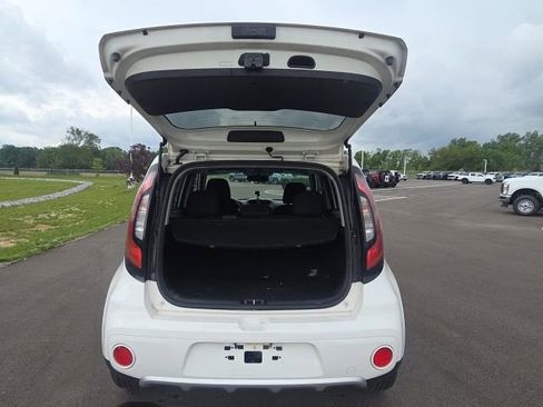 Used 2017 Kia Soul + FWD image 10