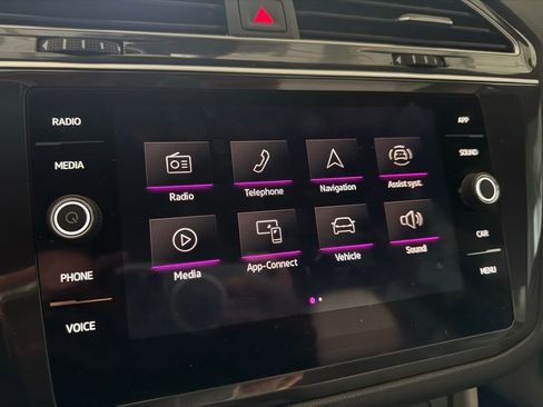 Used 2023 Volkswagen Tiguan SE R-Line image 12