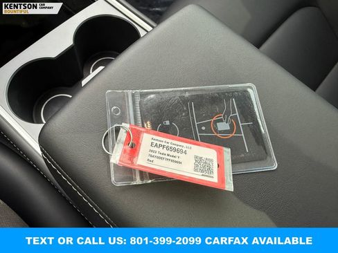 Used 2023 Tesla Model Y Performance image 37