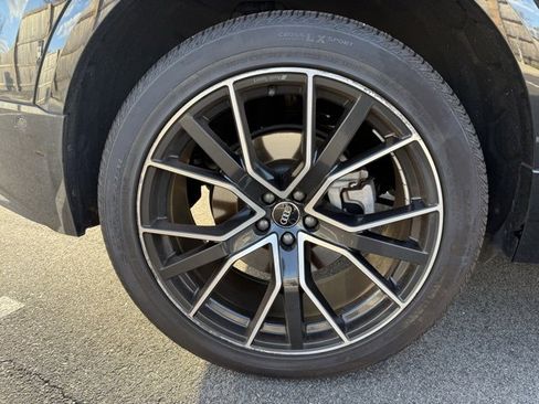 Used 2022 Audi Q8 Prestige image 11