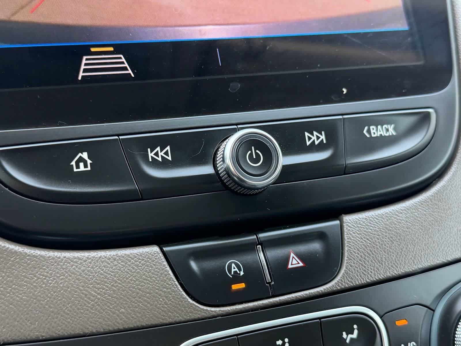 Used 2020 Chevrolet Malibu LT FWD image 21