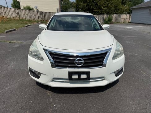 Used 2014 Nissan Altima 2.5 S FWD image 2