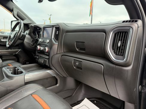 Used 2022 GMC Sierra 2500 AT4 w/ AT4 Preferred Package image 12