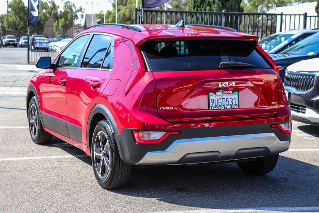 Certified 2025 Kia Niro EX FWD image 7