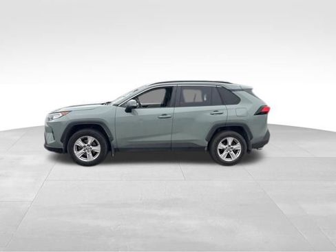 Used 2021 Toyota RAV4 XLE w/ Convenience Package image 2