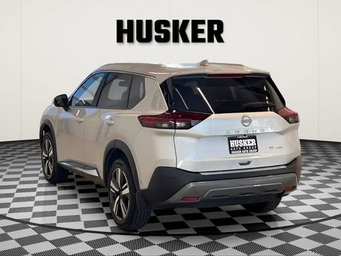 Used 2023 Nissan Rogue SL w/ SL Premium Package image 5