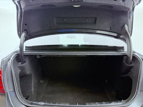 Used 2016 BMW 320i Sedan w/ Sport Package image 23