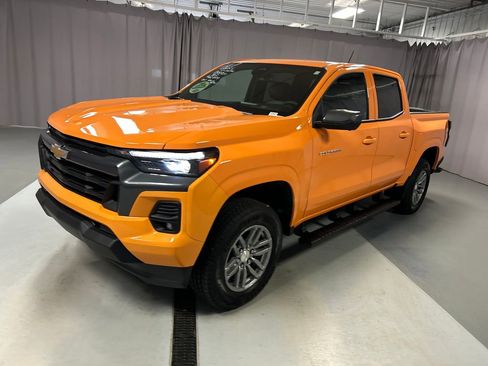 Used 2026 Chevrolet Colorado LT w/ LT Convenience Package AWD/4WD image 3