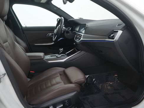 Used 2020 BMW 330i xDrive Sedan w/ Premium Package image 11