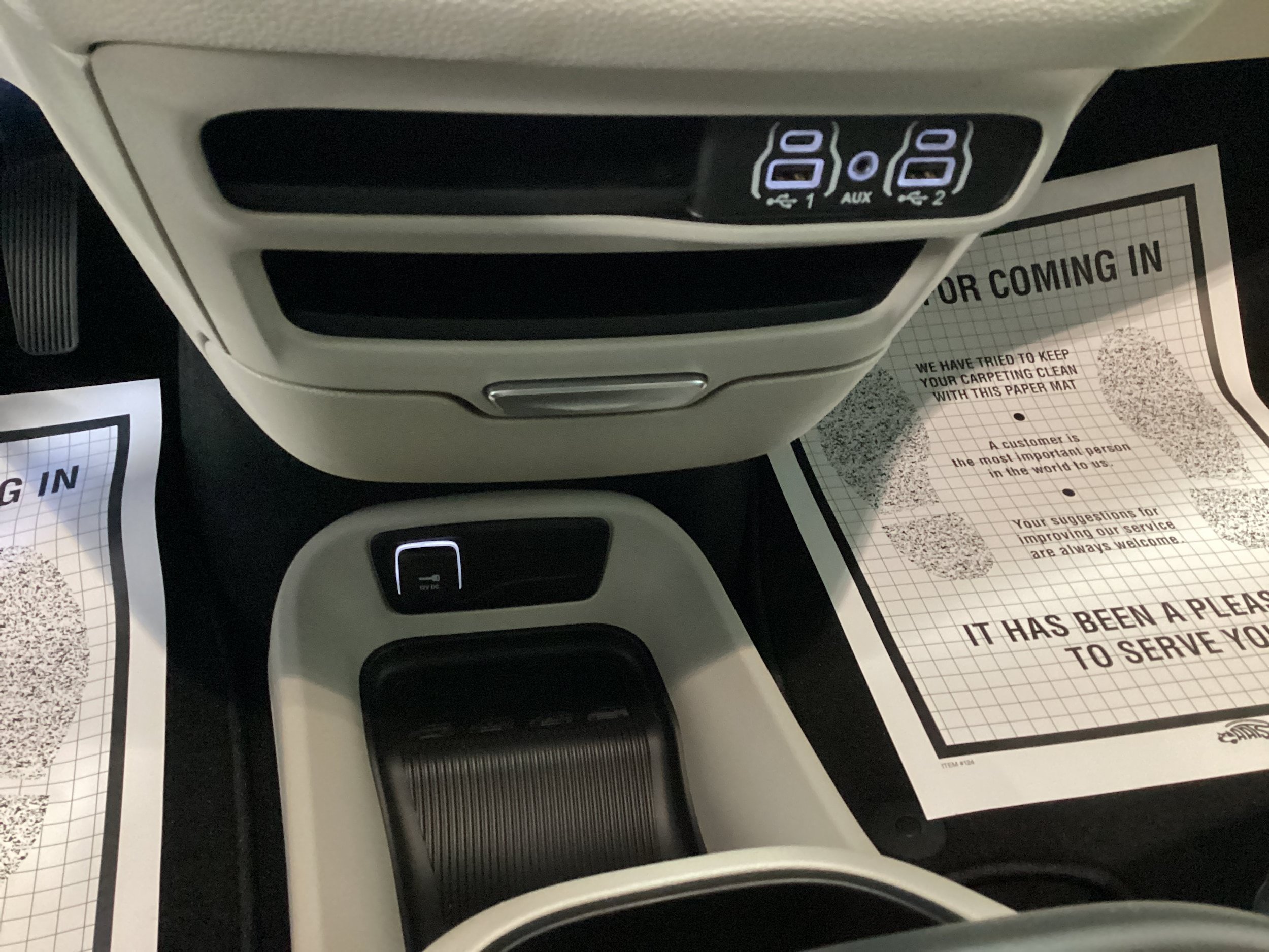 Used 2024 Chrysler Pacifica Touring-L AWD/4WD image 31