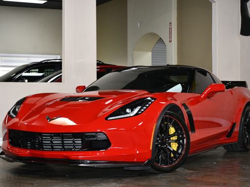 Used 2017 Chevrolet Corvette Z06 w/ Z07 Performance Package image 4