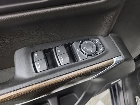 Used 2022 Chevrolet Silverado 1500 LT Trail Boss w/ Convenience Package II AWD/4WD image 13