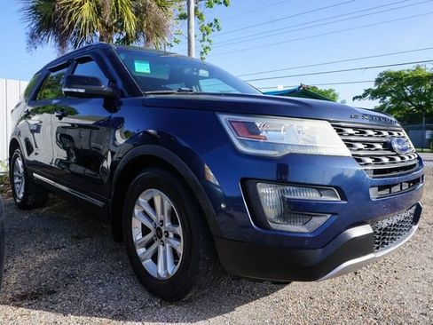 Used 2016 Ford Explorer XLT w/ Equipment Group 202A image 2