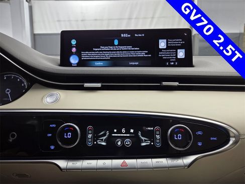 Used 2023 Genesis GV70 2.5T w/ Advanced Package image 35