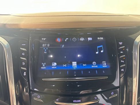 Used 2018 Cadillac Escalade ESV Platinum AWD/4WD image 36