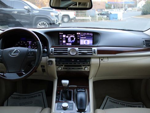 Used 2013 Lexus LS 460 image 8