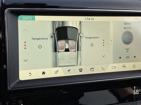 Used 2020 Jaguar F-PACE Premium image 24