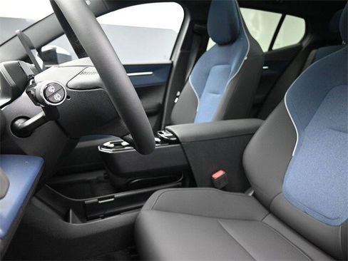New 2025 Volvo EX30 Ultra w/ Climate Package image 19