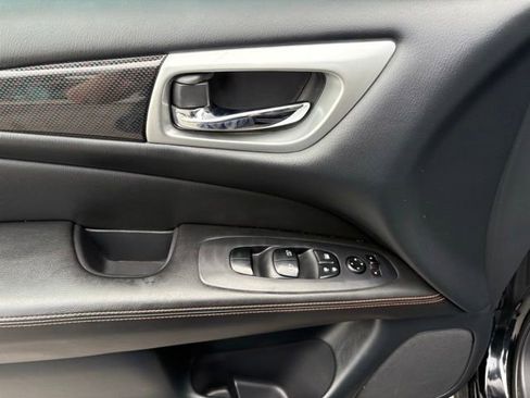 Used 2019 Nissan Pathfinder SV w/ Rock Creek Edition FWD image 10