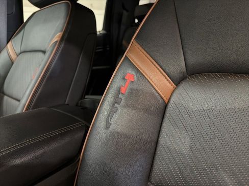 Used 2023 GMC Canyon AT4 w/ AT4 Premium Package image 23