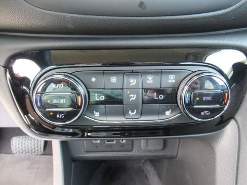 Used 2023 Buick Encore GX Select w/ Safety Package II image 25