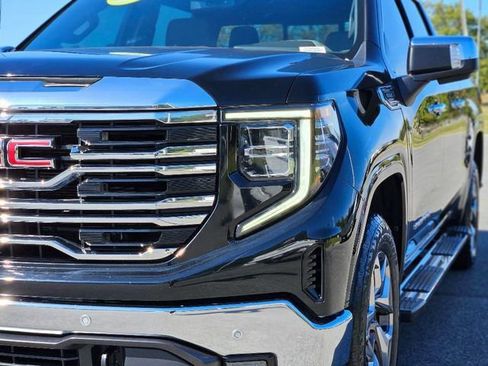 Used 2022 GMC Sierra 1500 SLT w/ SLT Premium Plus Package image 8