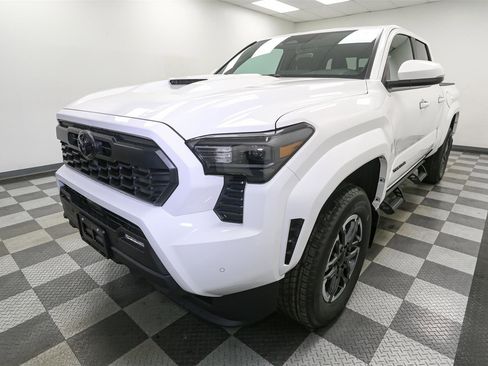 New 2026 Toyota Tacoma TRD Sport image 4