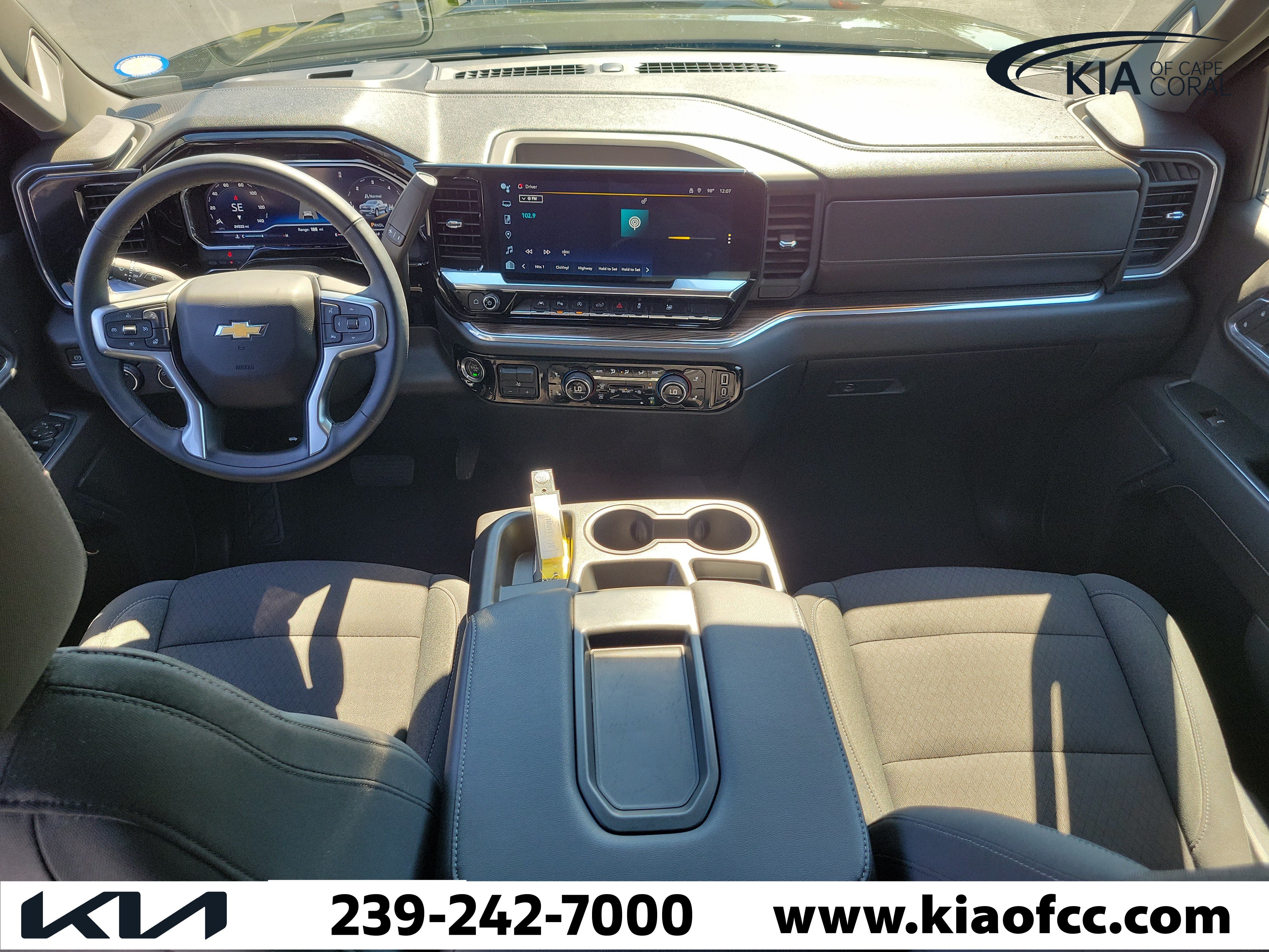 Used 2023 Chevrolet Silverado 1500 LT w/ Safety Package AWD/4WD image 15