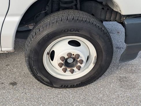 Used 2023 Ford E-350 and Econoline 350 Super Duty w/ Driver's Safety Package image 17