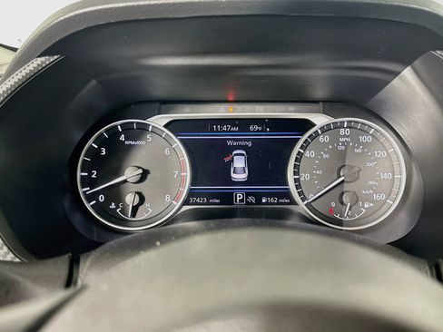 Used 2025 Nissan Sentra SR FWD image 19