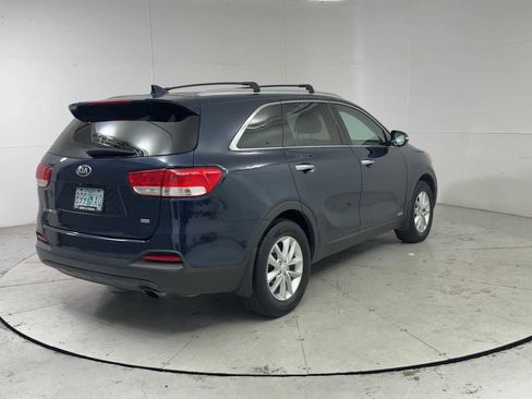 Used 2018 Kia Sorento AWD image 2