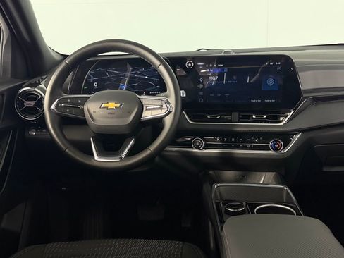 Used 2026 Chevrolet Equinox LT FWD image 13