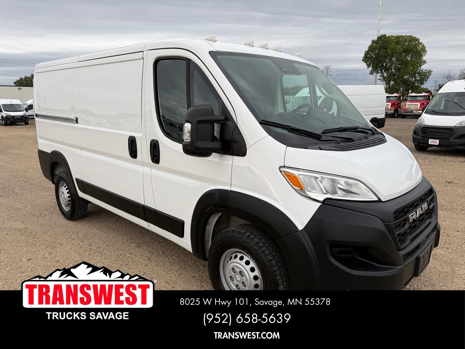 Used 2025 RAM ProMaster 2500 w/ Convenience Group FWD image 17