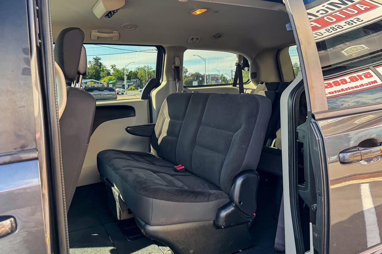 Used 2017 Dodge Grand Caravan SE w/ Power Window Group FWD image 15