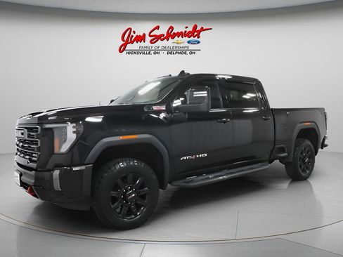 Used 2024 GMC Sierra 2500 AT4 w/ AT4 Preferred Package AWD/4WD image 2
