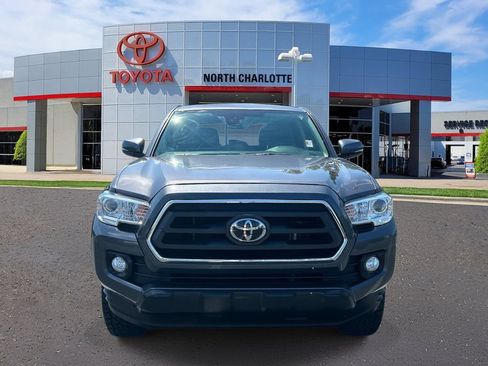 Used 2022 Toyota Tacoma SR5 w/ Technology Package AWD/4WD image 3