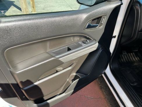 Used 2022 Chevrolet Colorado LT w/ Fleet Safety Package image 10