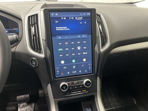 Certified 2024 Ford Edge SEL w/ Convenience Package AWD/4WD image 16