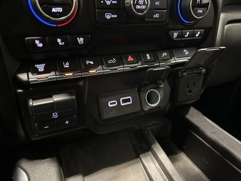 Used 2022 Chevrolet Silverado 2500 LTZ w/ LTZ Plus Package image 29