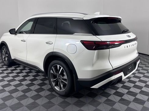 Certified 2025 INFINITI QX60 Luxe w/ Vision Package image 5