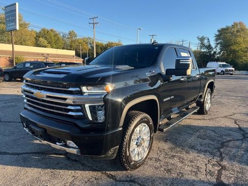 Used 2022 Chevrolet Silverado 2500 High Country image 1