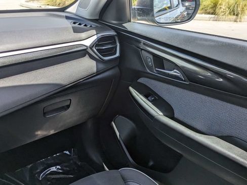 Used 2024 Chevrolet TrailBlazer LS FWD image 18