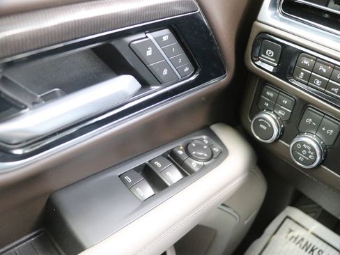 Used 2026 GMC Yukon XL Elevation AWD/4WD image 11