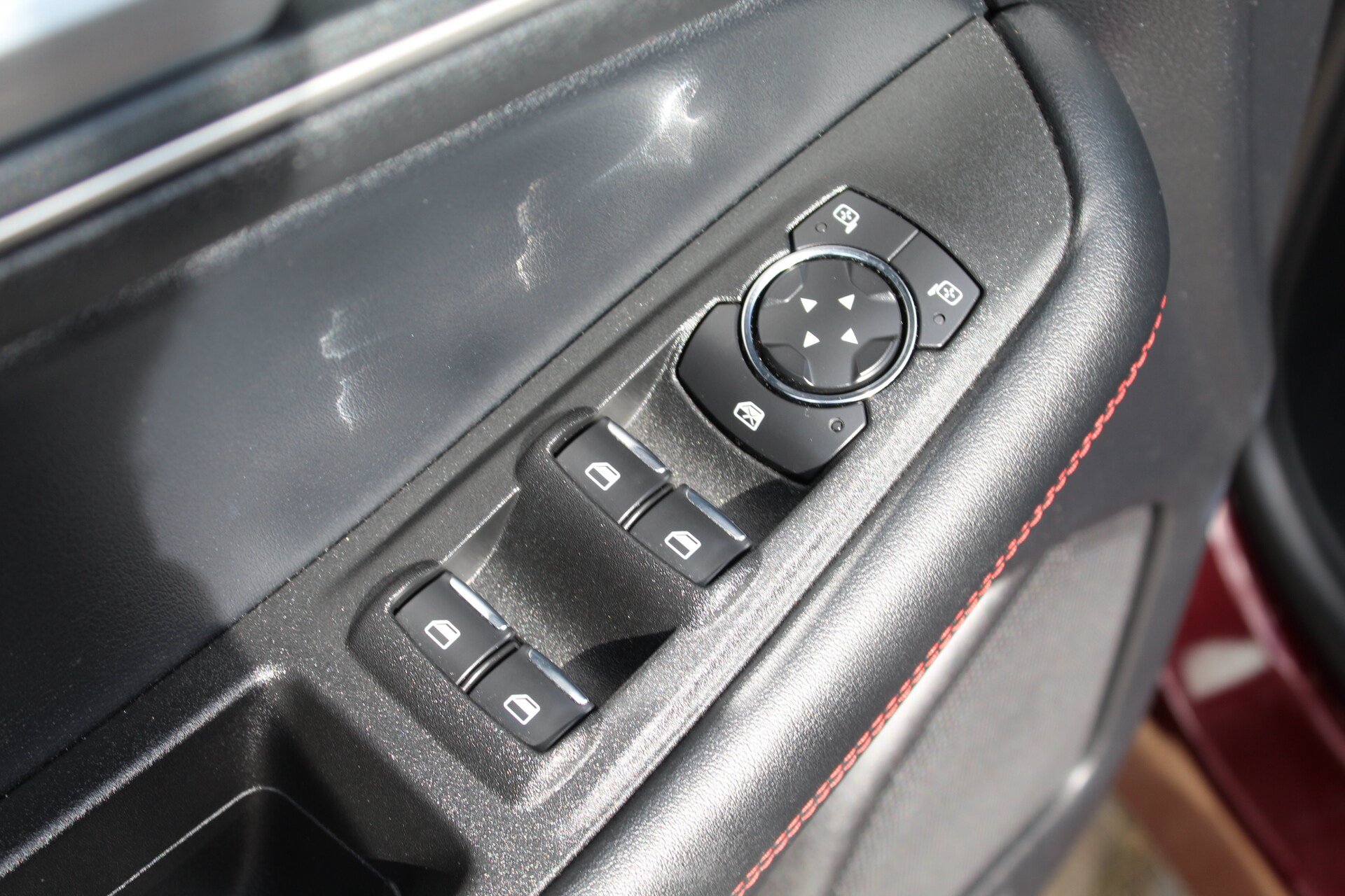 Used 2021 Ford Edge ST-Line FWD image 27