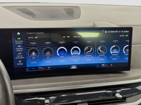 Used 2023 BMW X7 xDrive40i w/ Executive Package AWD/4WD image 16