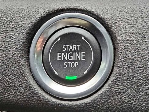 Used 2021 Cadillac Escalade ESV Premium Luxury w/ LPO, Illumination Package RWD image 23