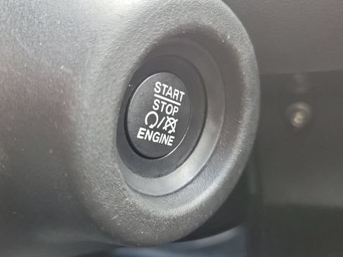 Used 2025 RAM ProMaster 2500 w/ Convenience Group FWD image 17