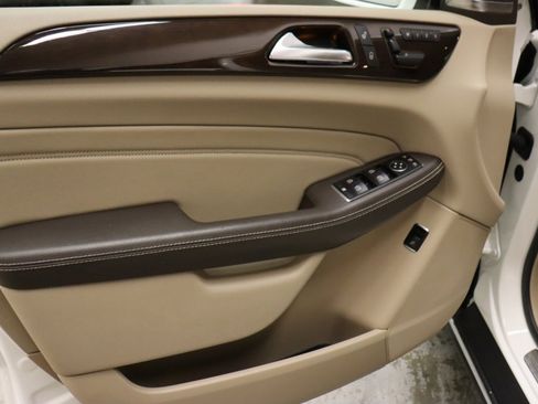 Used 2015 Mercedes-Benz ML 250 BlueTEC 4MATIC image 8