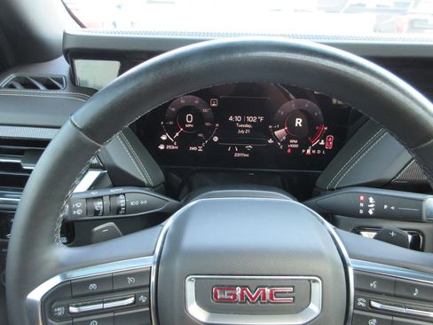 Certified 2025 GMC Yukon XL Elevation w/ Technology Package AWD/4WD image 31