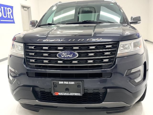 Used 2017 Ford Explorer XLT w/ Equipment Group 202A AWD/4WD image 13